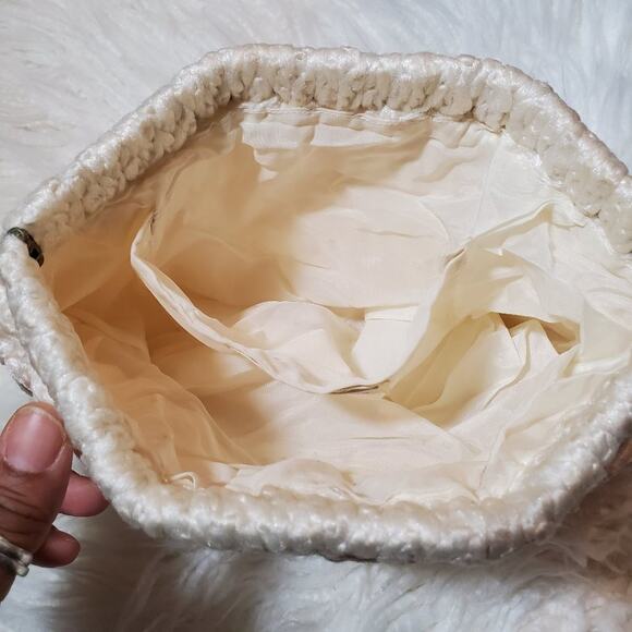 Vintage Cream Crocheted Clutch Handbag Purse - Picture 6 of 9